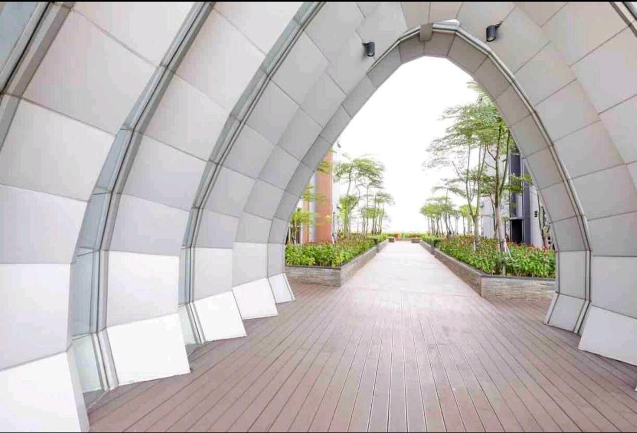 Studio Sea View Apartment At Gold Coast Pik By Mysweethome Jakarta Exteriör bild