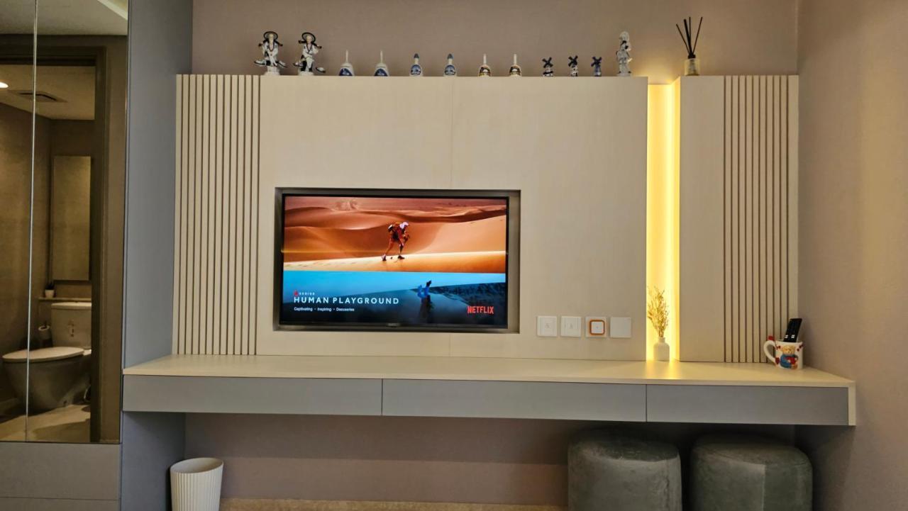 Studio Sea View Apartment At Gold Coast Pik By Mysweethome Jakarta Exteriör bild