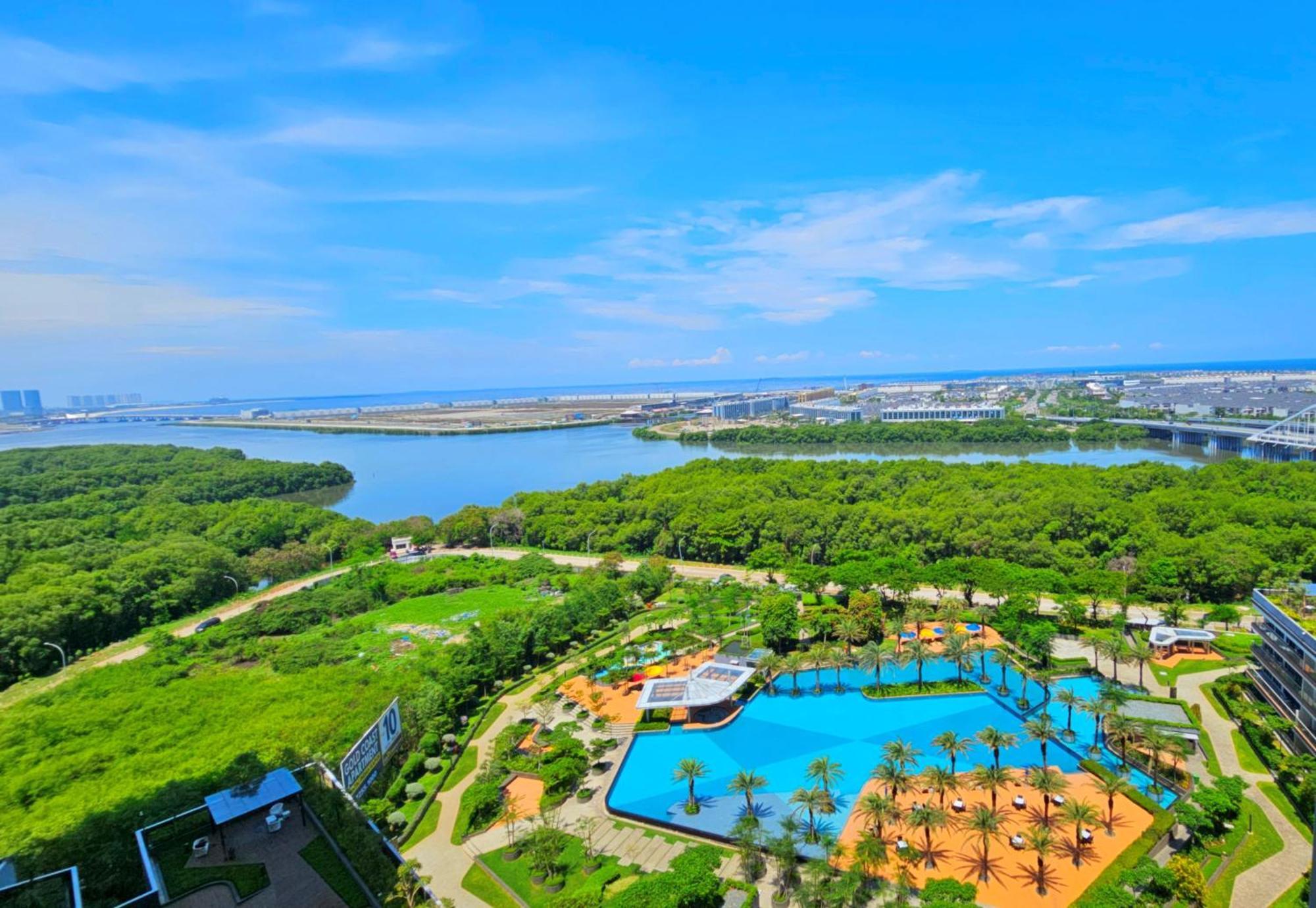 Studio Sea View Apartment At Gold Coast Pik By Mysweethome Jakarta Exteriör bild